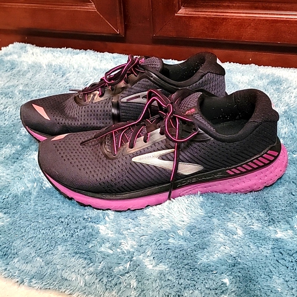 Brooks Adrenaline 20 size 10W